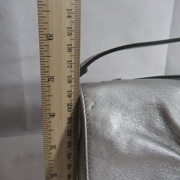 LIKE NEW "COACH" ORGANIZER WRISTLET + CARD SLOTS + KEY LEASH SOFT SILVER - Picture 10 of 12